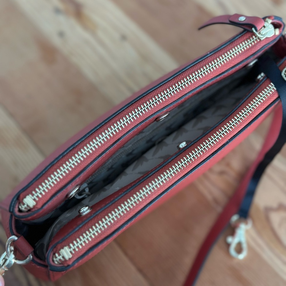Lo & Sons Crossbody Bag in Brick Red with Gold Hardware - Picture 2 of 8